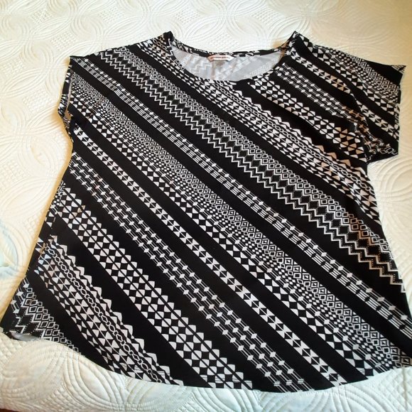Allison Daley top Size Large short sleeved black and white - Picture 3 of 8